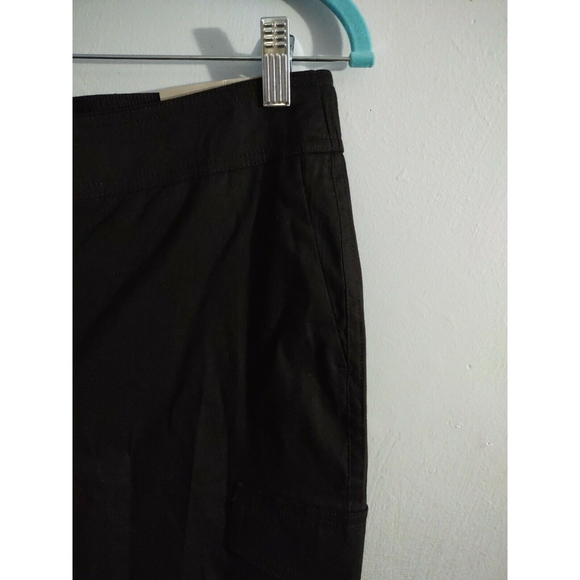 Chico's Black Cargo Ankle Pants Size 0R (4R) NWT Linen Blend - Picture 4 of 8